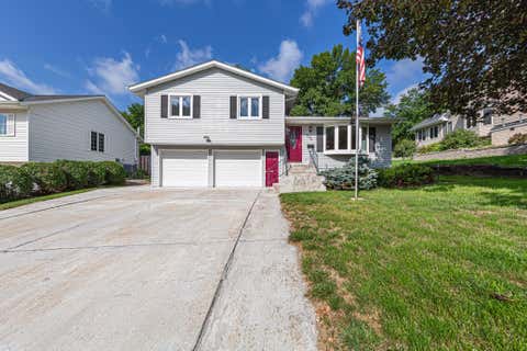 Photo of 606 N 9th Street, Saint Peter, MN 56082 (MLS # 7131831)