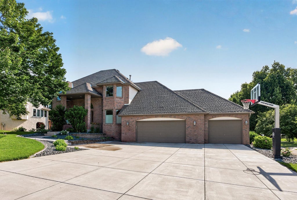 Photo of 4283 Hillview Lane, Vadnais Heights, MN 55127 (MLS # 7105847)