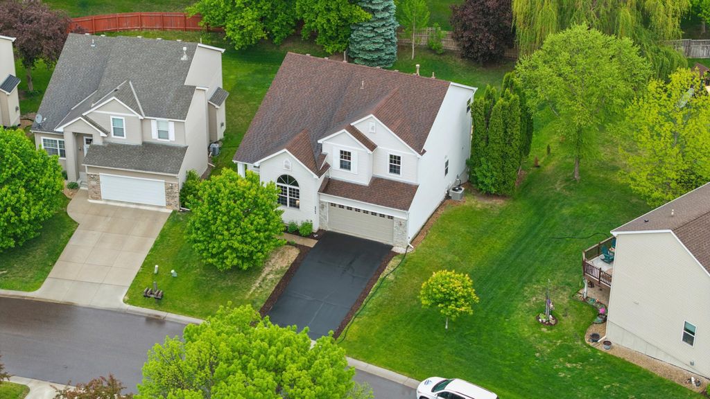 Photo of 8962 Peony Lane N, Maple Grove, MN 55311 (MLS # 7016082)