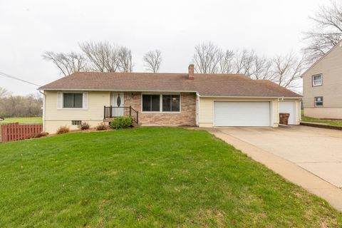 Photo of 1505 16th Street SW, Austin, MN 55912 (MLS # 6714106)