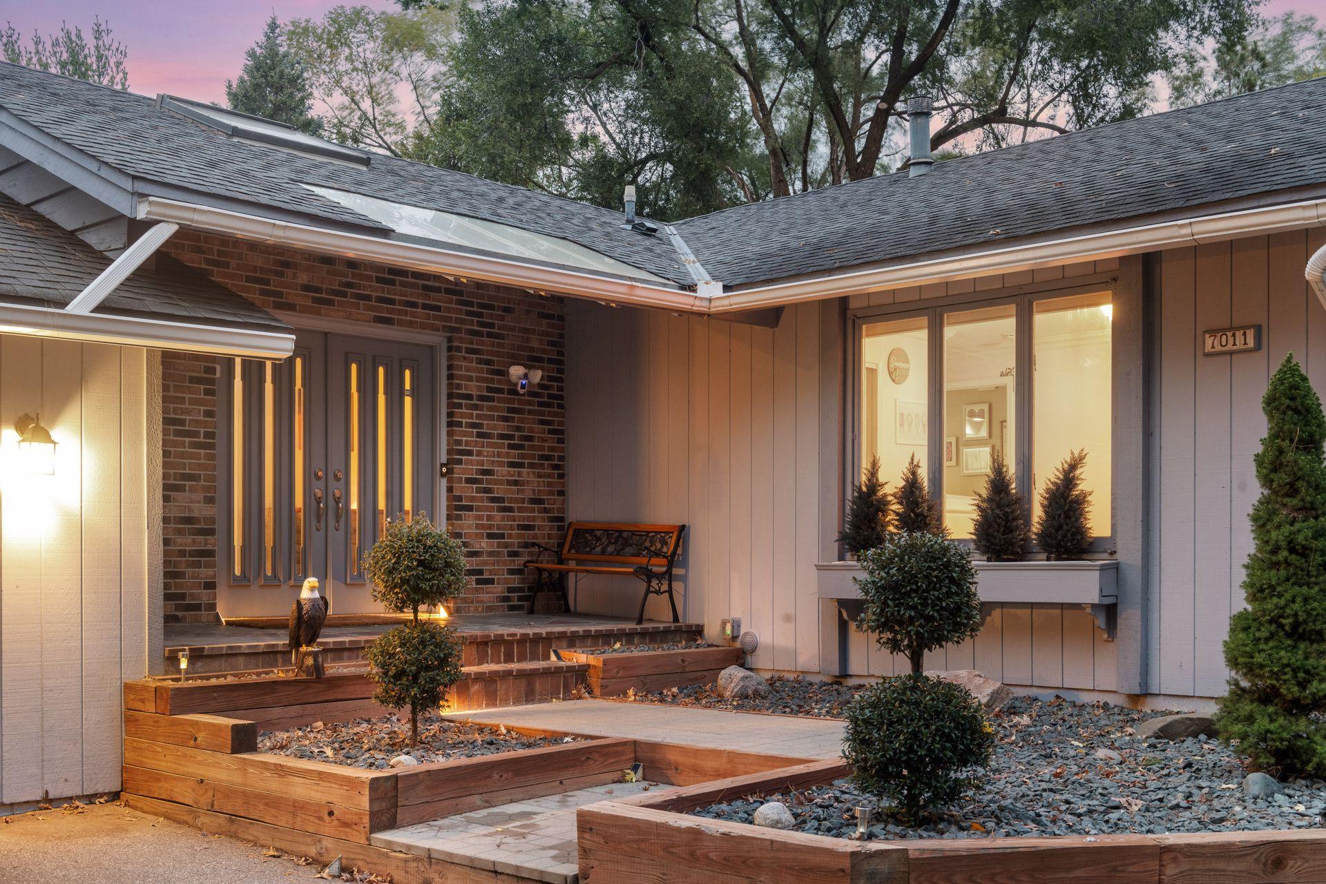 7011 Valley View Road