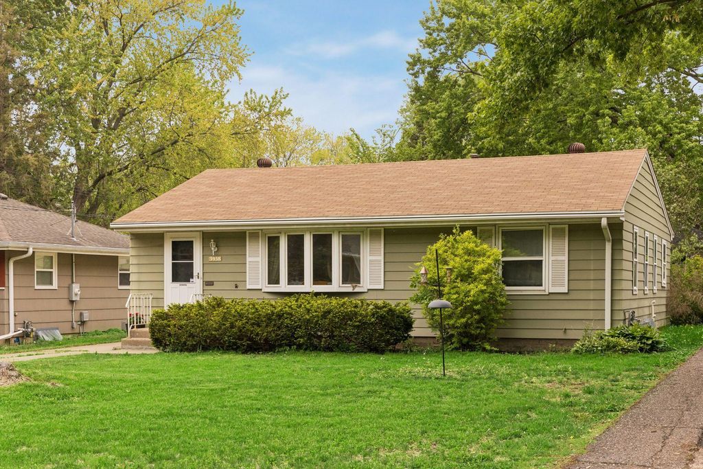 Photo of 3938 Hayes Street NE, Columbia Heights, MN 55421 (MLS # 7077336)