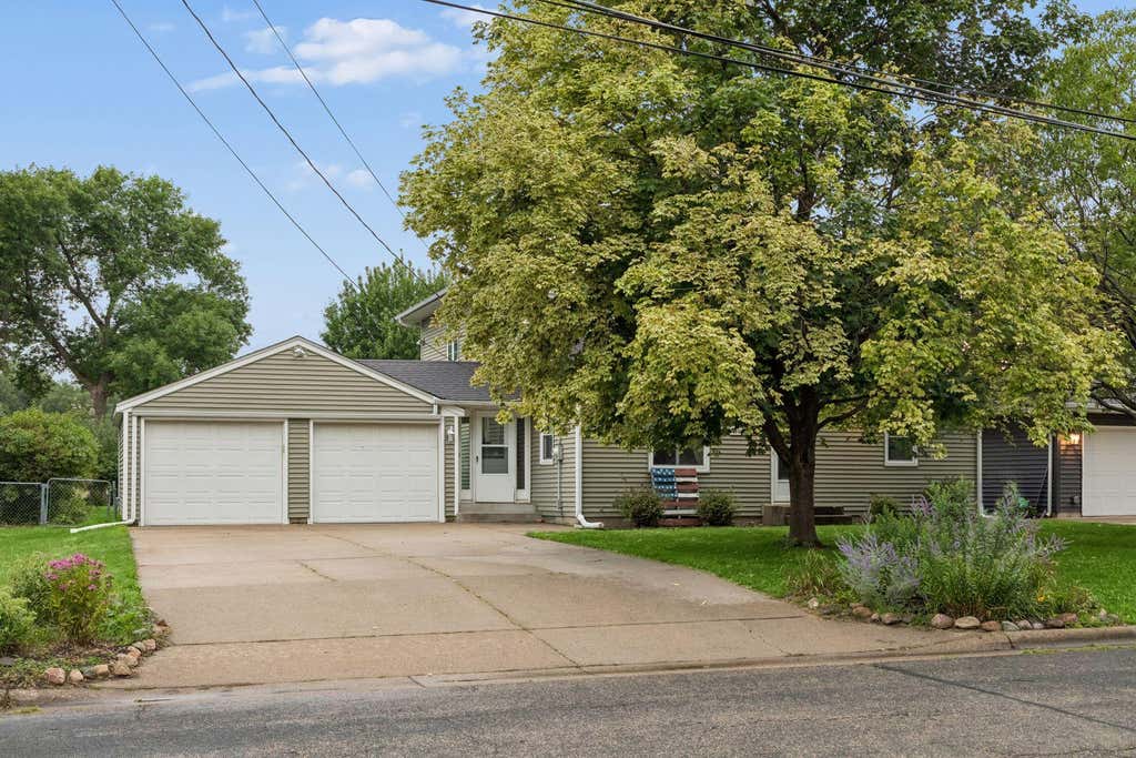 Photo of 20635 Hughes Avenue W, Lakeville, MN 55044 (MLS # 7124307)