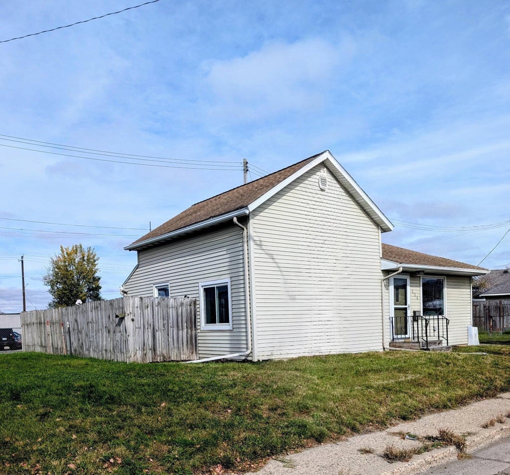 Photo of 124 W Fremont Street, Owatonna, MN 55060 (MLS # 7162565)