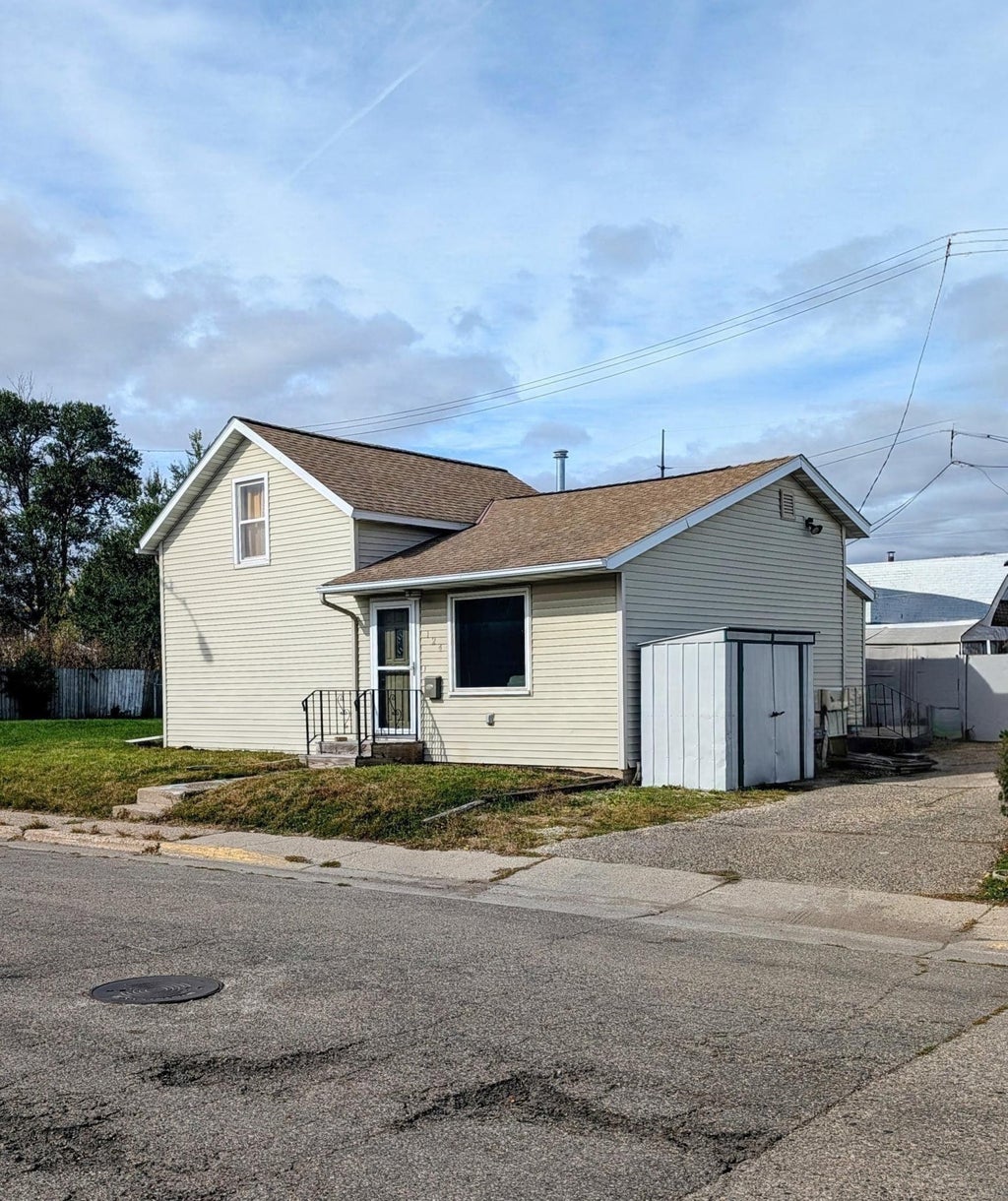 Photo of 124 W Fremont Street, Owatonna, MN 55060 (MLS # 7162565)