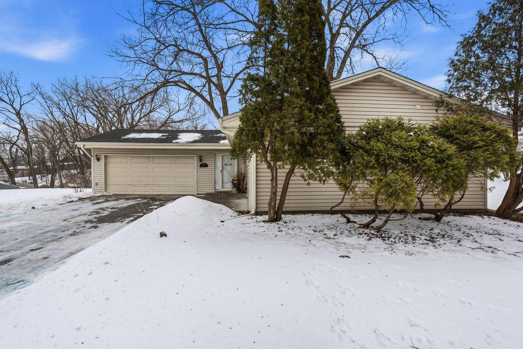 Photo of 12921 James Avenue S, Burnsville, MN 55337 (MLS # 6778096)