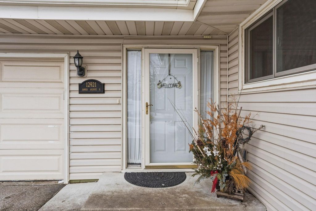 Photo of 12921 James Avenue S, Burnsville, MN 55337 (MLS # 6778096)