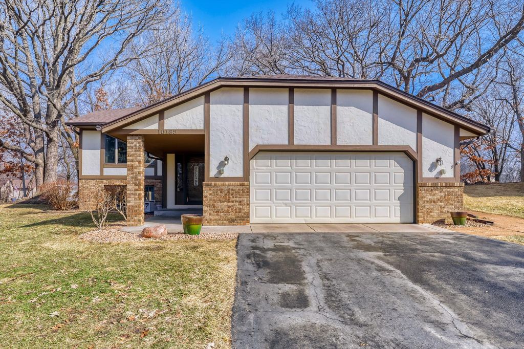 Photo of 10185 Upper 178th Street W, Lakeville, MN 55044 (MLS # 7056217)