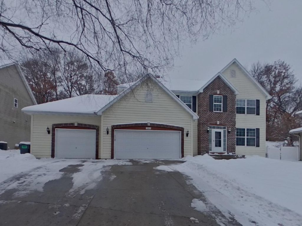 Photo of 15012 Viewcrest Lane, Burnsville, MN 55306 (MLS # 7006974)