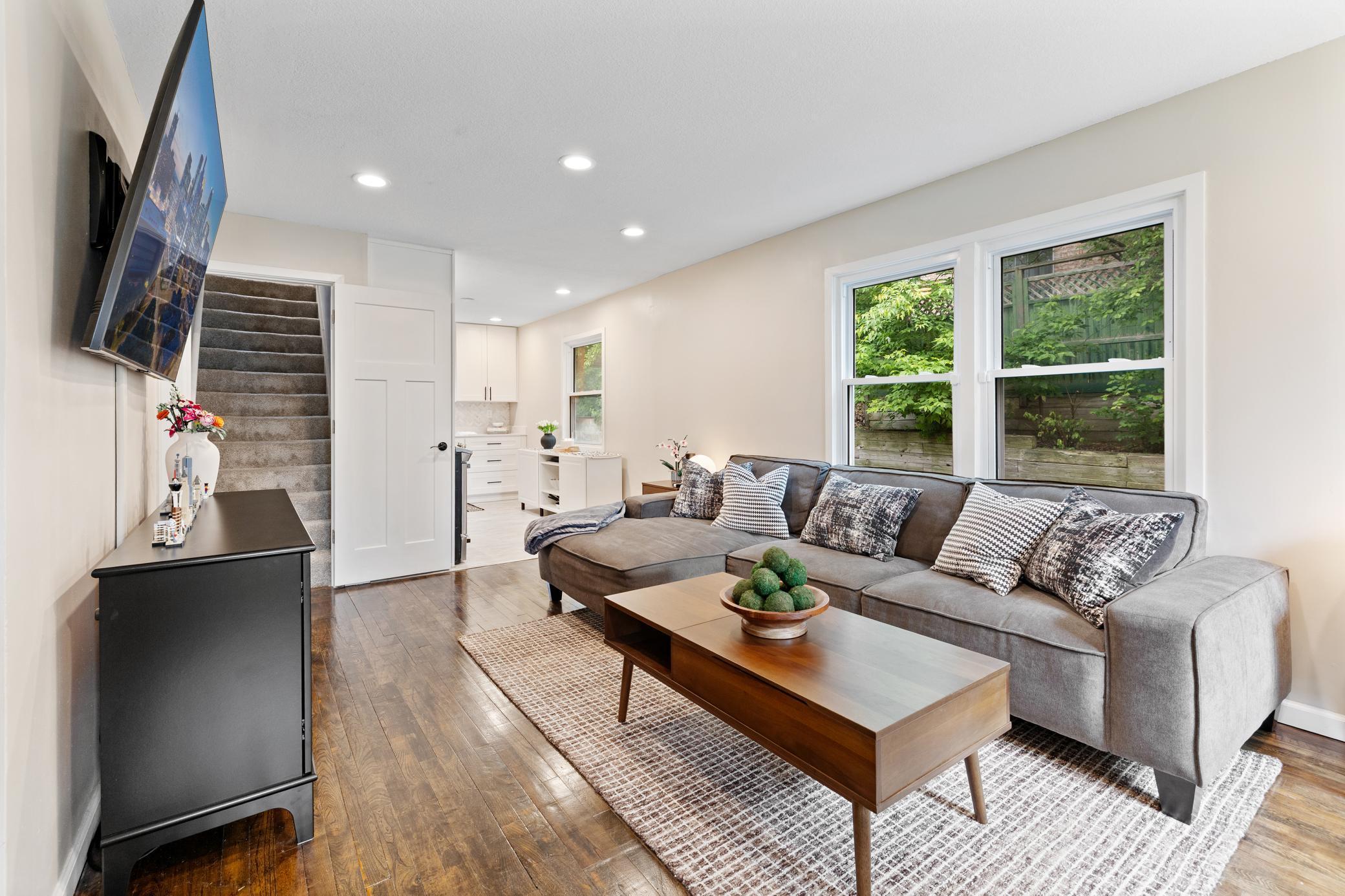 37 Harrison Avenue S