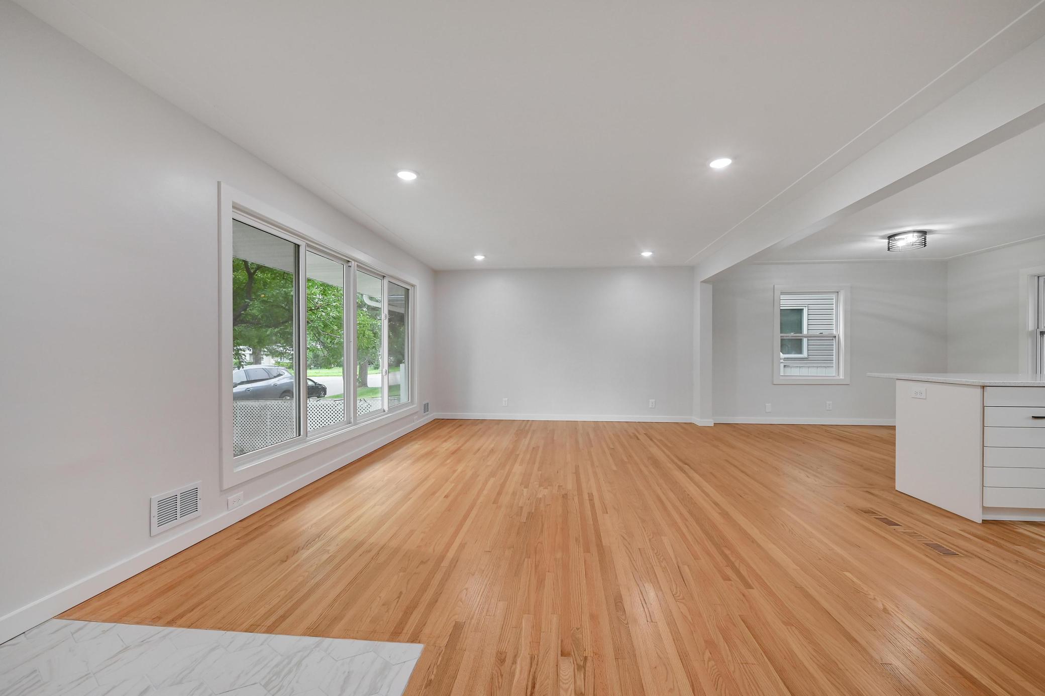 6836 Park Avenue