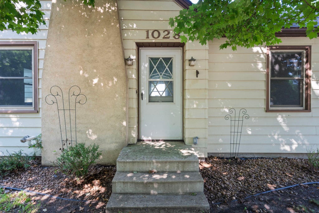 Photo of 1028 1st Avenue NE, Faribault, MN 55021 (MLS # 7117998)
