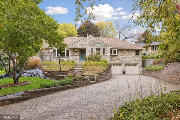 2299 EDGCUMBE RD, SAINT PAUL, MN 55116 - Image e4ebe14c6e304e7aa2bf6042888a60e7/190053599