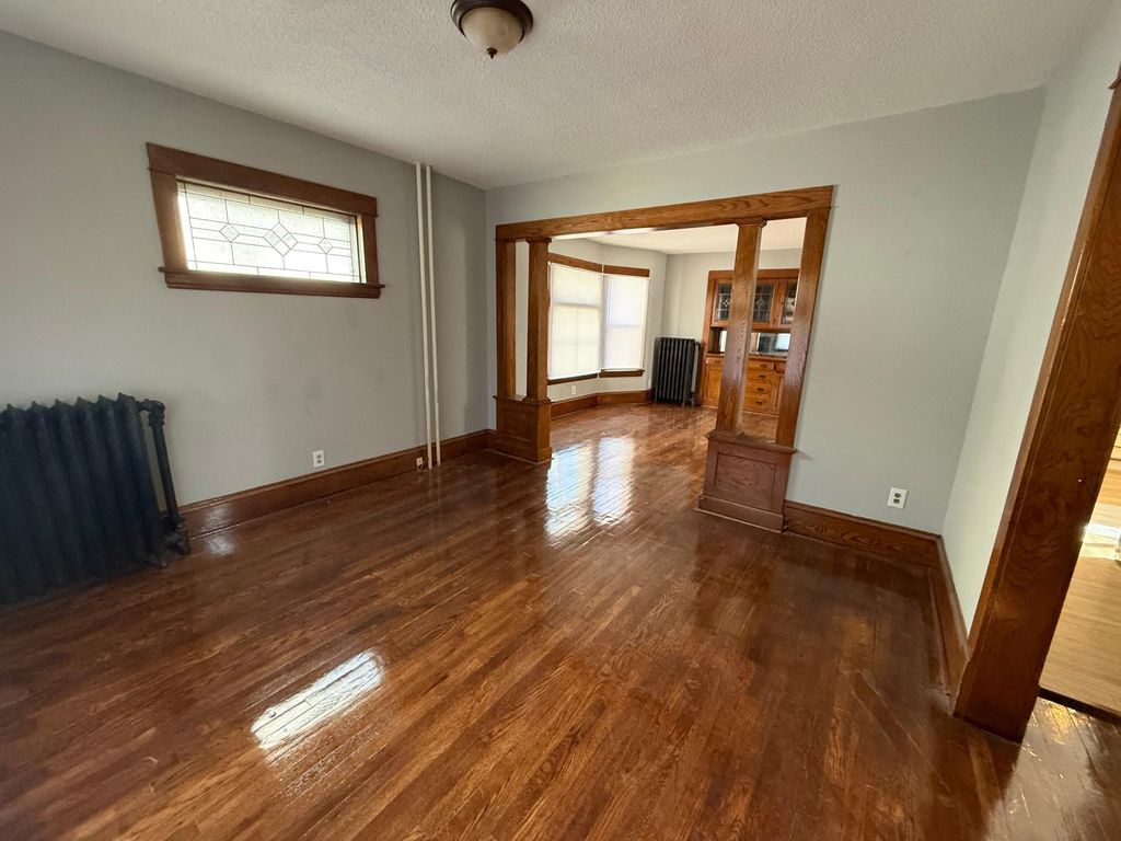 Photo of 1038 Edgerton Street, Saint Paul, MN 55101 (MLS # 7079256)
