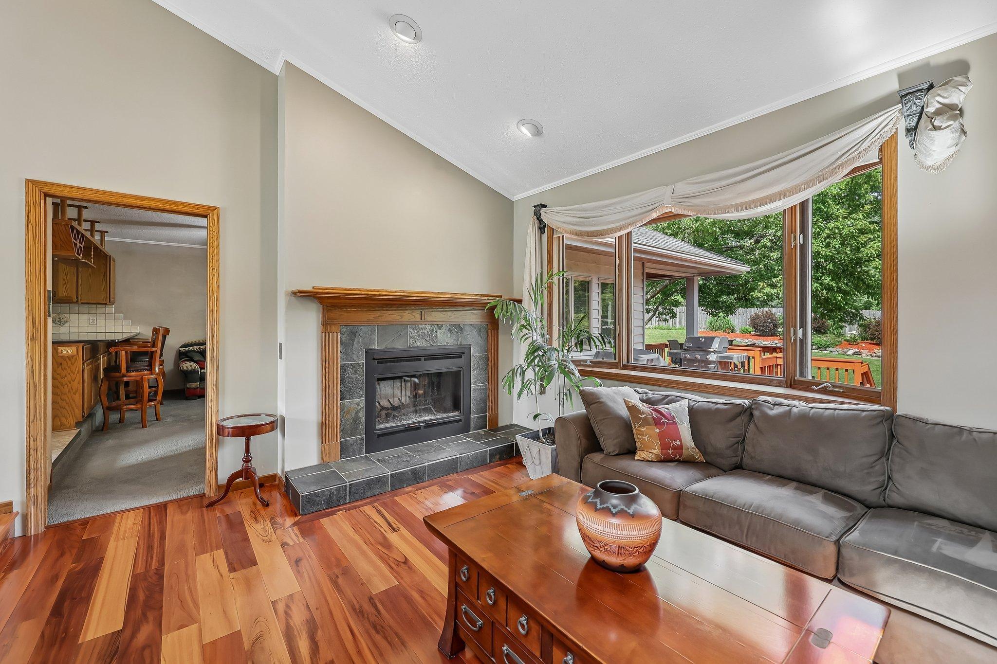 8583 Bower Path