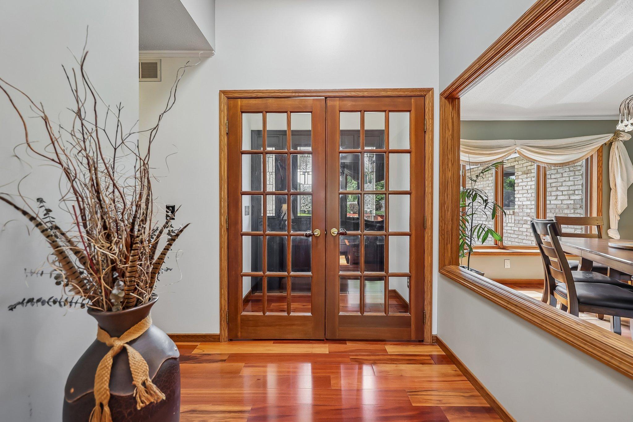 8583 Bower Path