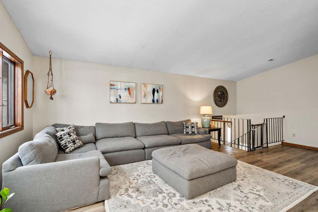 Photo of 2805 Brookview Drive, Burnsville, MN 55337 (MLS # 7109562)