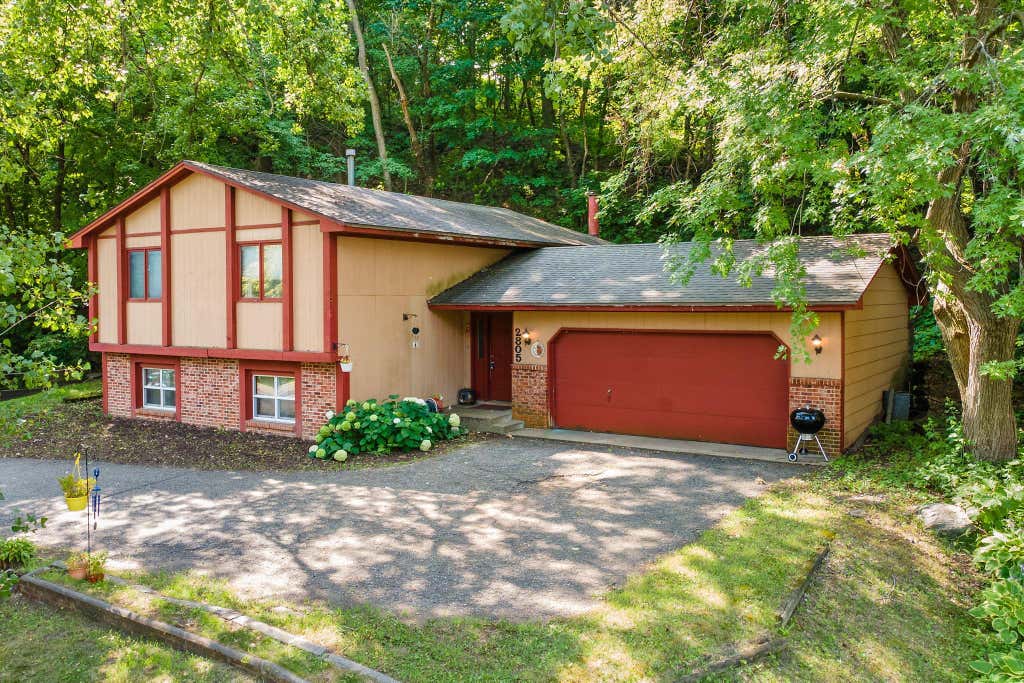 Photo of 2805 Brookview Drive, Burnsville, MN 55337 (MLS # 7109562)