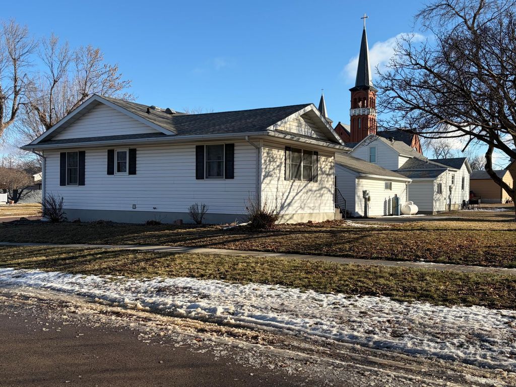 Photo of 113 W 6th Street, Adrian, MN 56110 (MLS # 7018031)