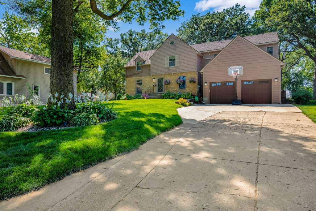 Photo of 1210 Albion Avenue, Fairmont, MN 56031 (MLS # 7129218)