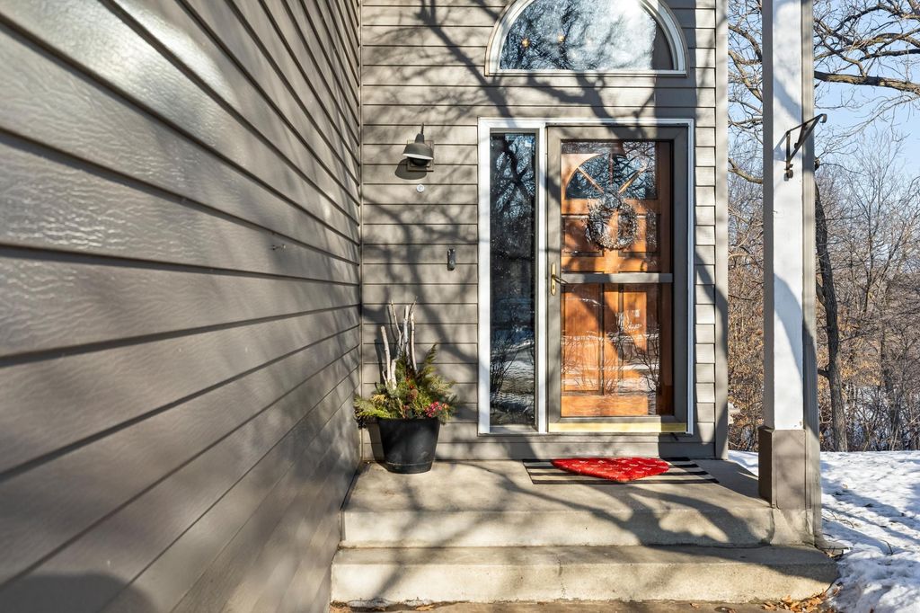 Photo of 15716 Maple Island Court, Burnsville, MN 55306 (MLS # 7018924)