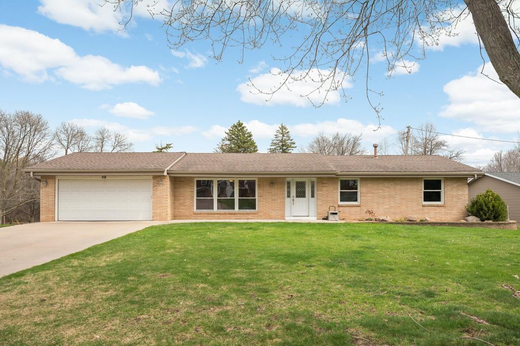 Photo of 110 Mayo Dr Dr, Burnsville, MN 55337 (MLS # 7056908)