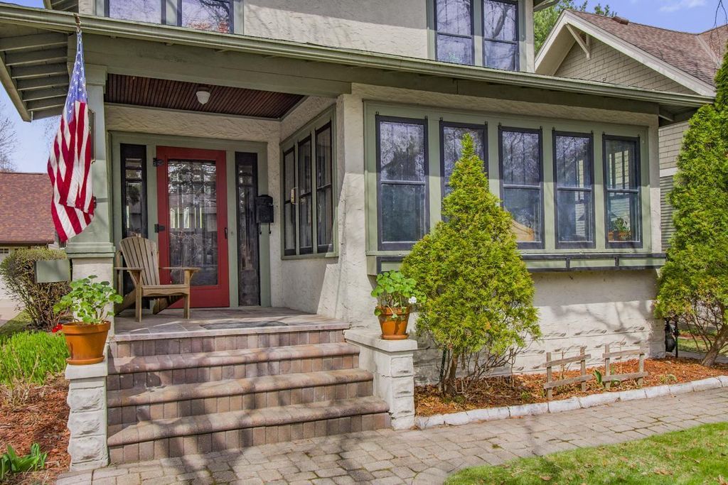 Photo of 1327 Fairmount Avenue, Saint Paul, MN 55105 (MLS # 6777234)