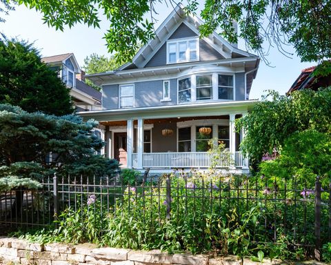 695 Lincoln Avenue Saint Paul MN 55105