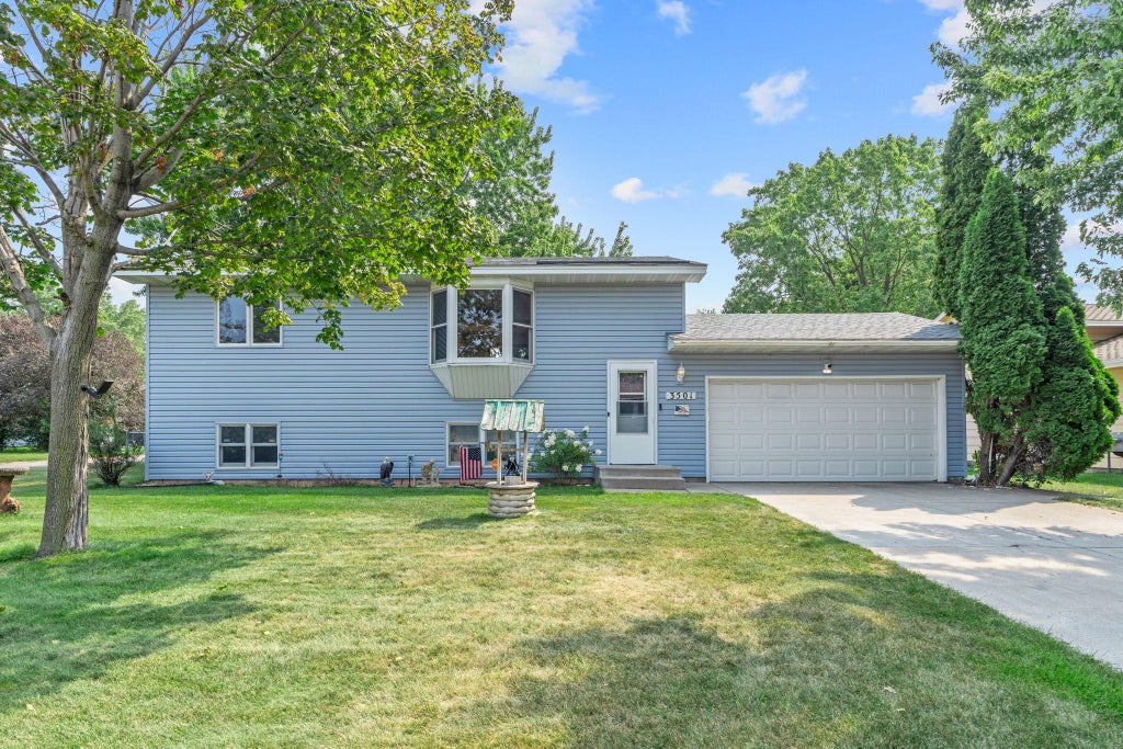 Photo of 3501 84th Circle N, Brooklyn Park, MN 55443 (MLS # 7123895)