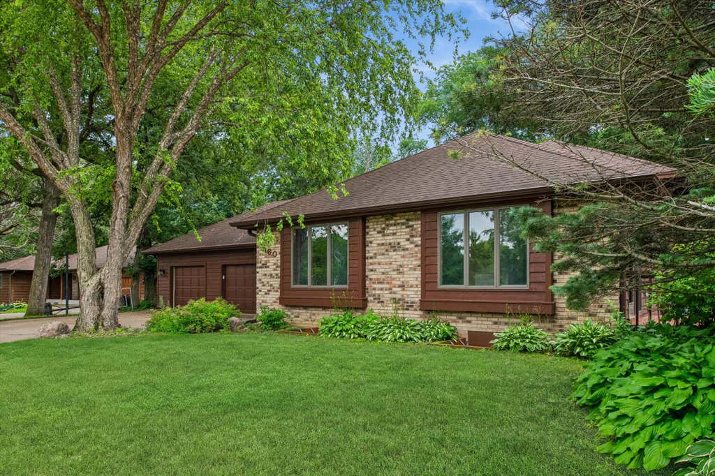 Photo of 460 Oakhill Road, Chaska, MN 55318 (MLS # 7109001)