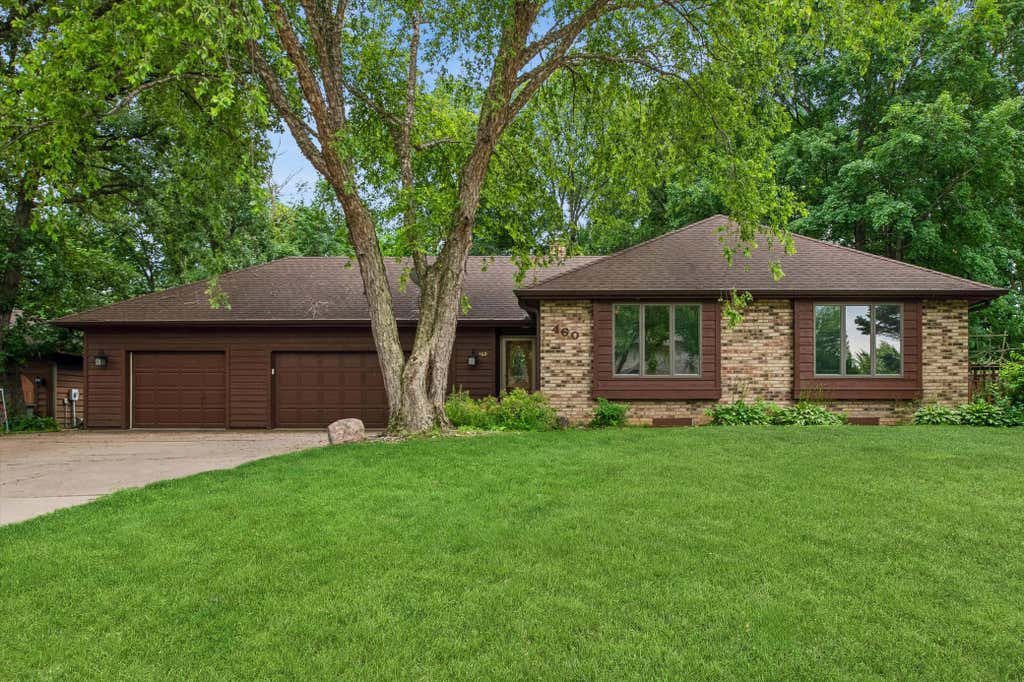 Photo of 460 Oakhill Road, Chaska, MN 55318 (MLS # 7109001)