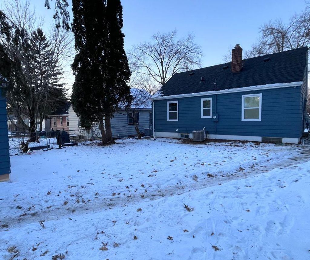 Photo of 1966 Nebraska Avenue E, Saint Paul, MN 55119 (MLS # 7015035)