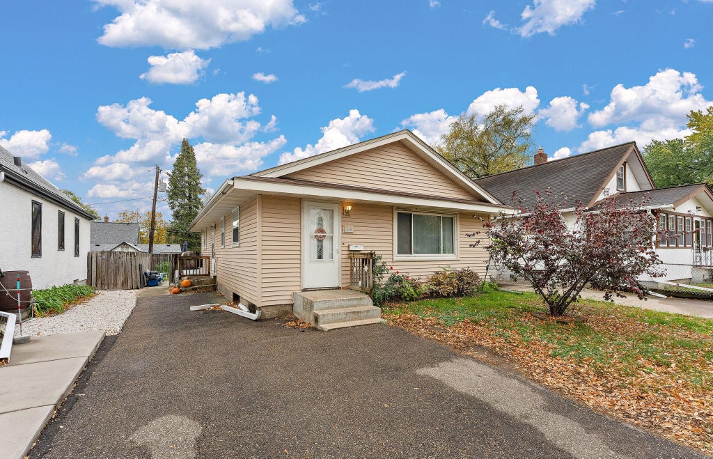 Photo of 828 Deppe Street, West Saint Paul, MN 55118 (MLS # 7165055)