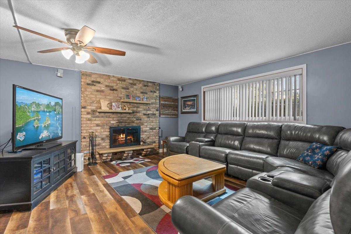 6972 Hickory Drive NE