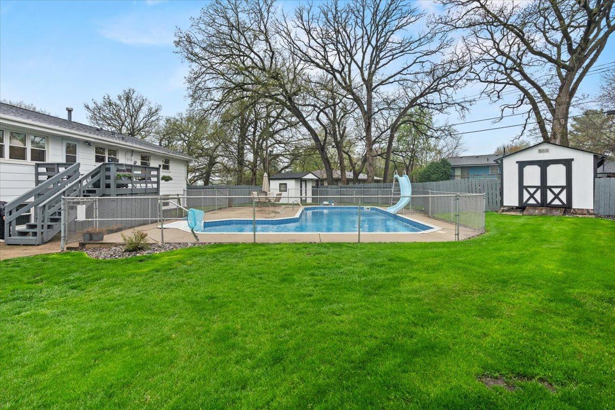 6972 Hickory Drive NE