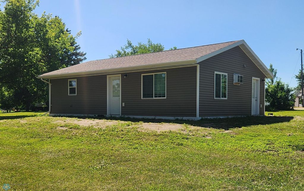 Photo of 792 2nd Street NW, Hillsboro, ND 58045 (MLS # 6745677)