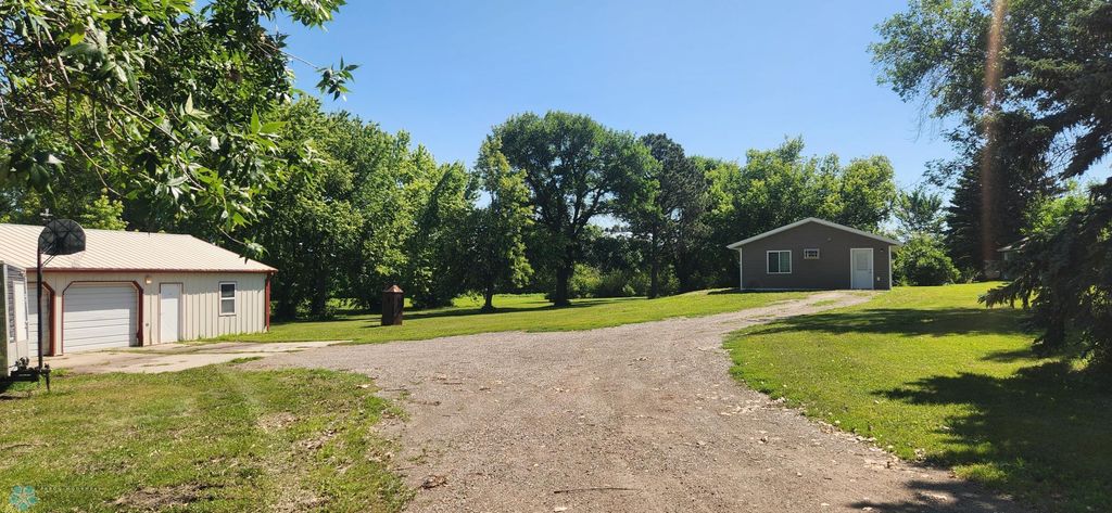 Photo of 792 2nd Street NW, Hillsboro, ND 58045 (MLS # 6745677)