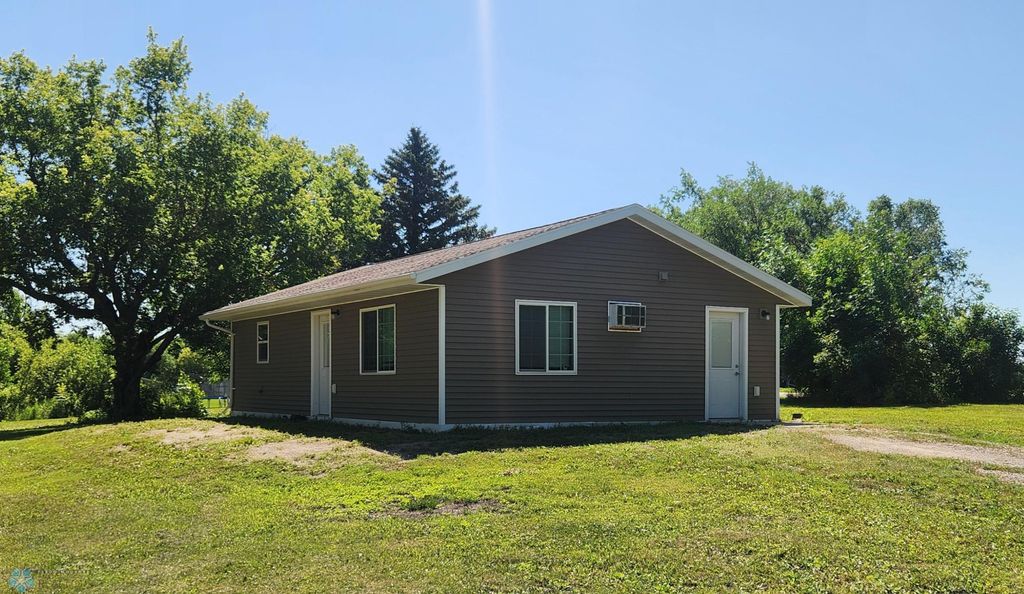 Photo of 792 2nd Street NW, Hillsboro, ND 58045 (MLS # 6745677)