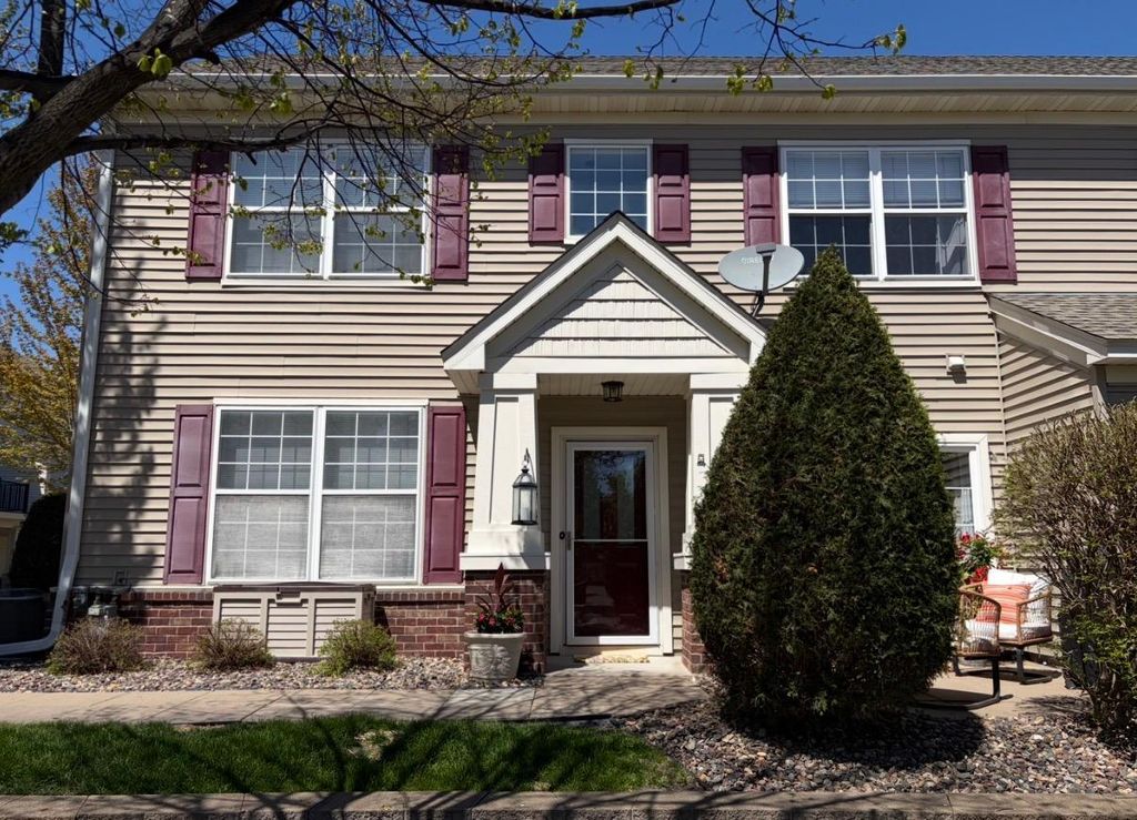 Photo of 890 Braunworth Court, Chaska, MN 55318 (MLS # 7070892)