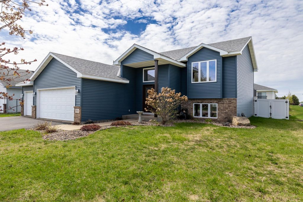 Photo of 932 S Chestnut Street, Belle Plaine, MN 56011 (MLS # 7064510)