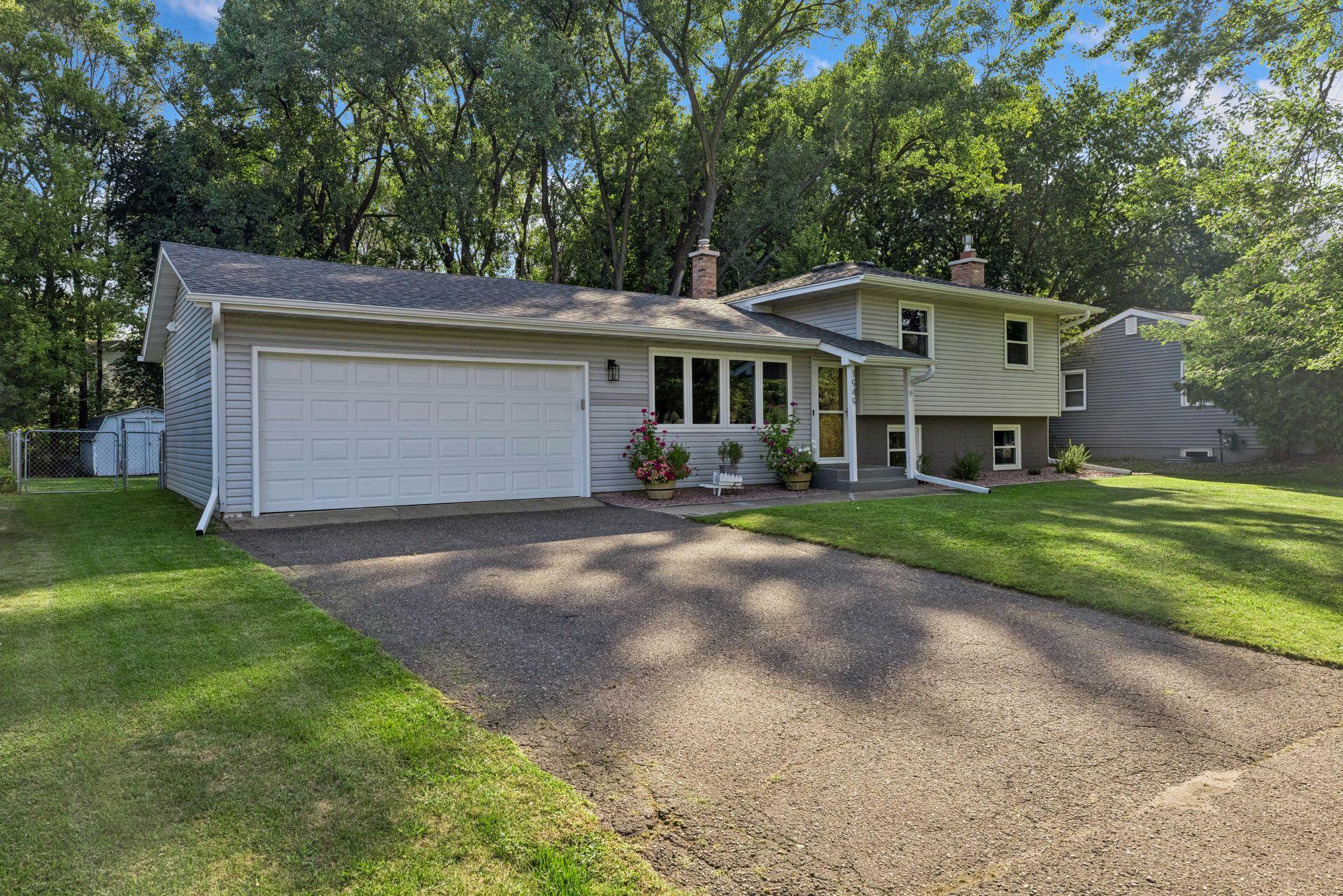 1949 Lakeaires Boulevard