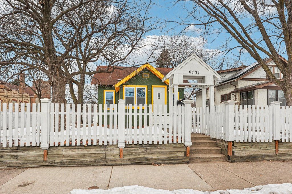 Photo of 4701 Bryant Avenue N, Minneapolis, MN 55430 (MLS # 7018553)