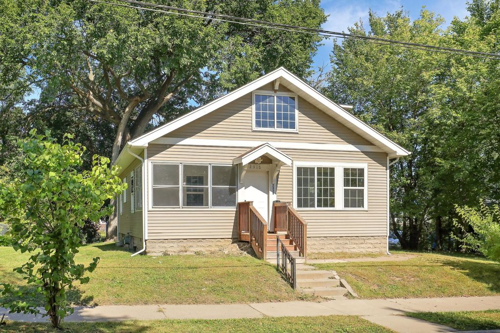 Photo of 2316 24th Avenue N, Minneapolis, MN 55411 (MLS # 7073889)