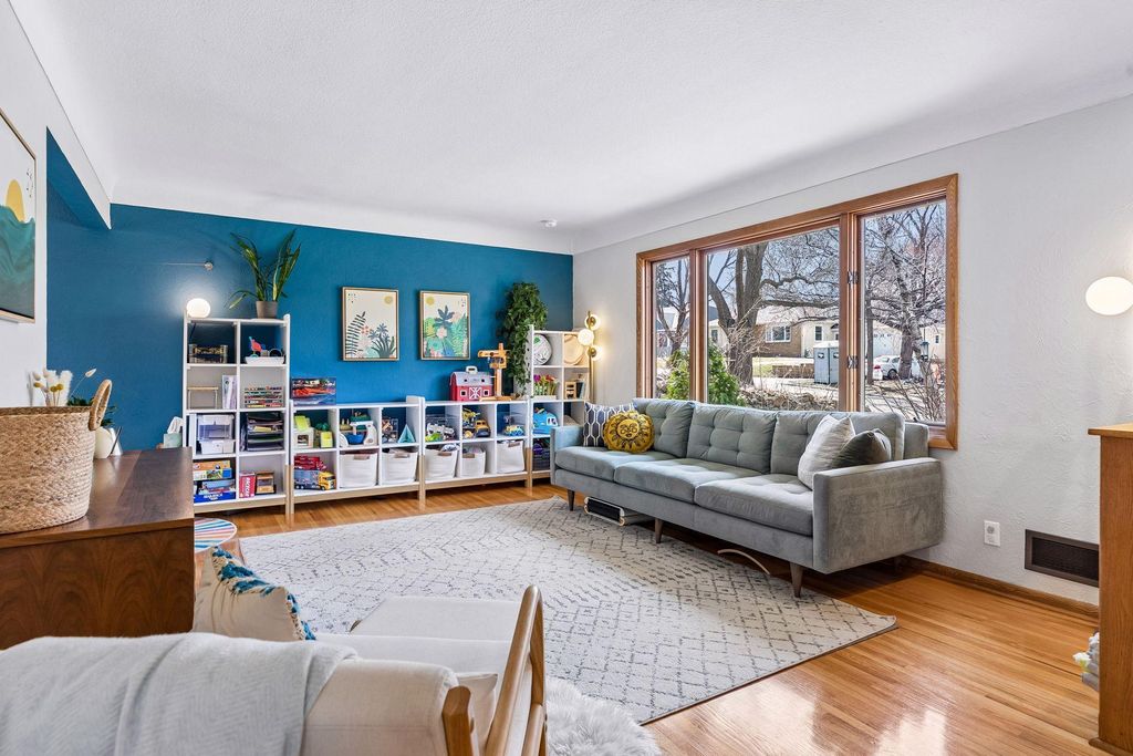 Photo of 1210 Ottawa Avenue, West Saint Paul, MN 55118 (MLS # 7046985)