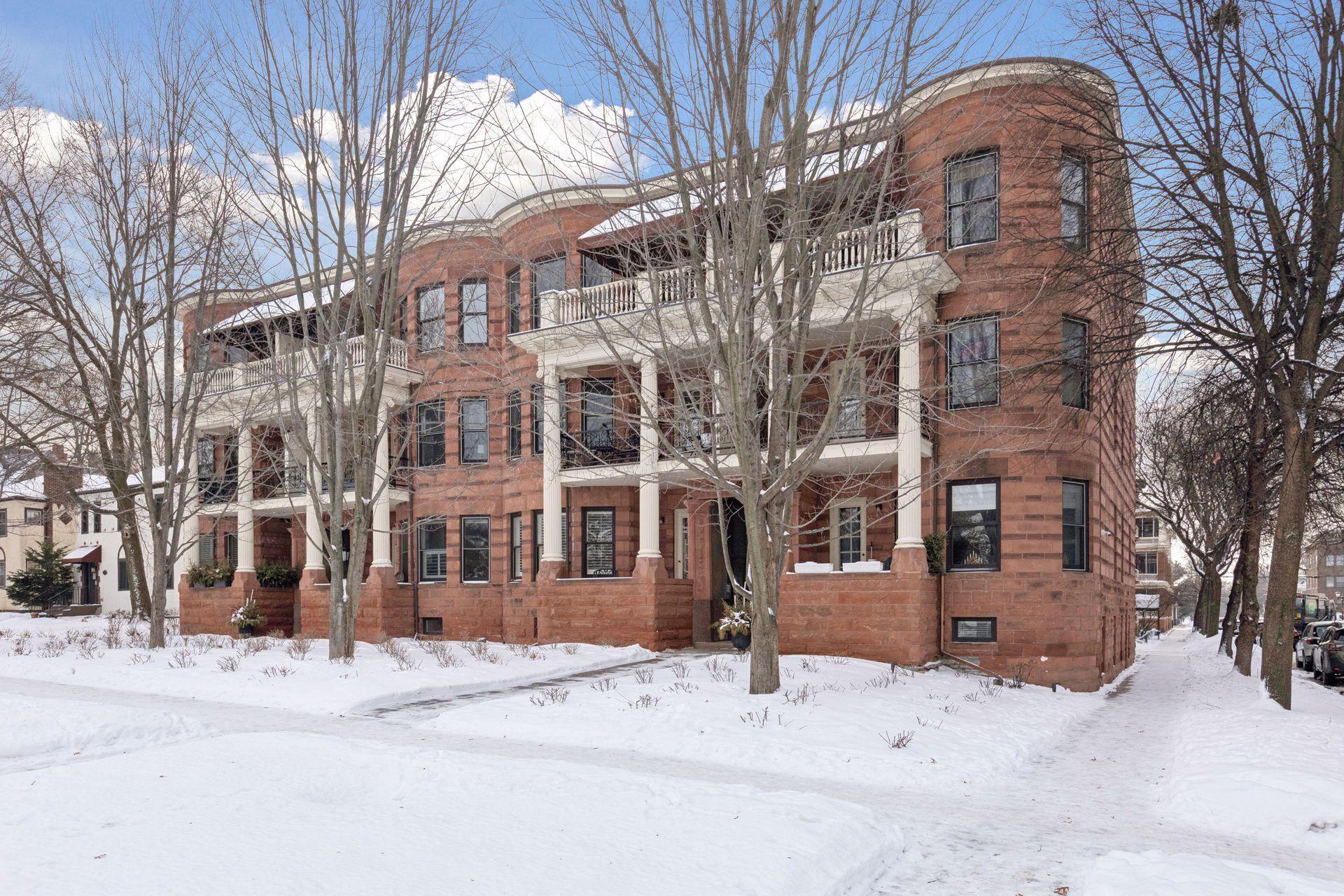 672 Summit Avenue 102