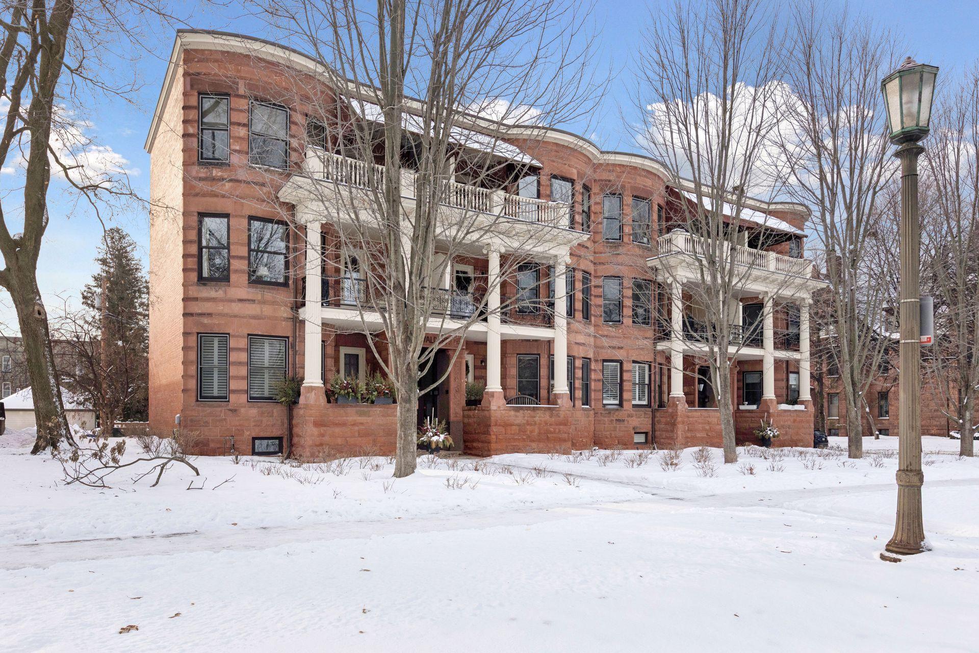 672 Summit Avenue 102