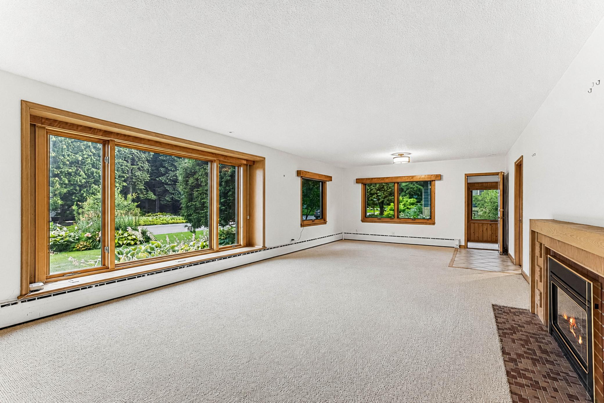 14 Mid Oaks Road