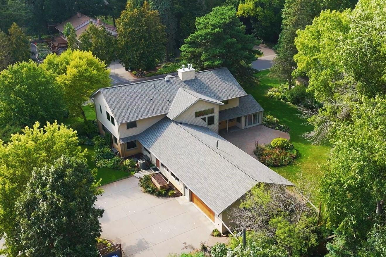 14 Mid Oaks Road