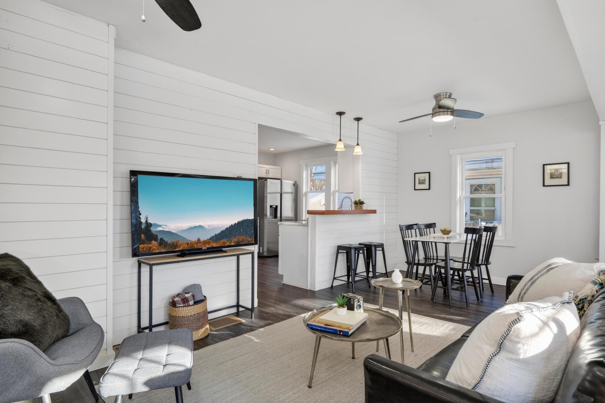 1935 Fremont Avenue E