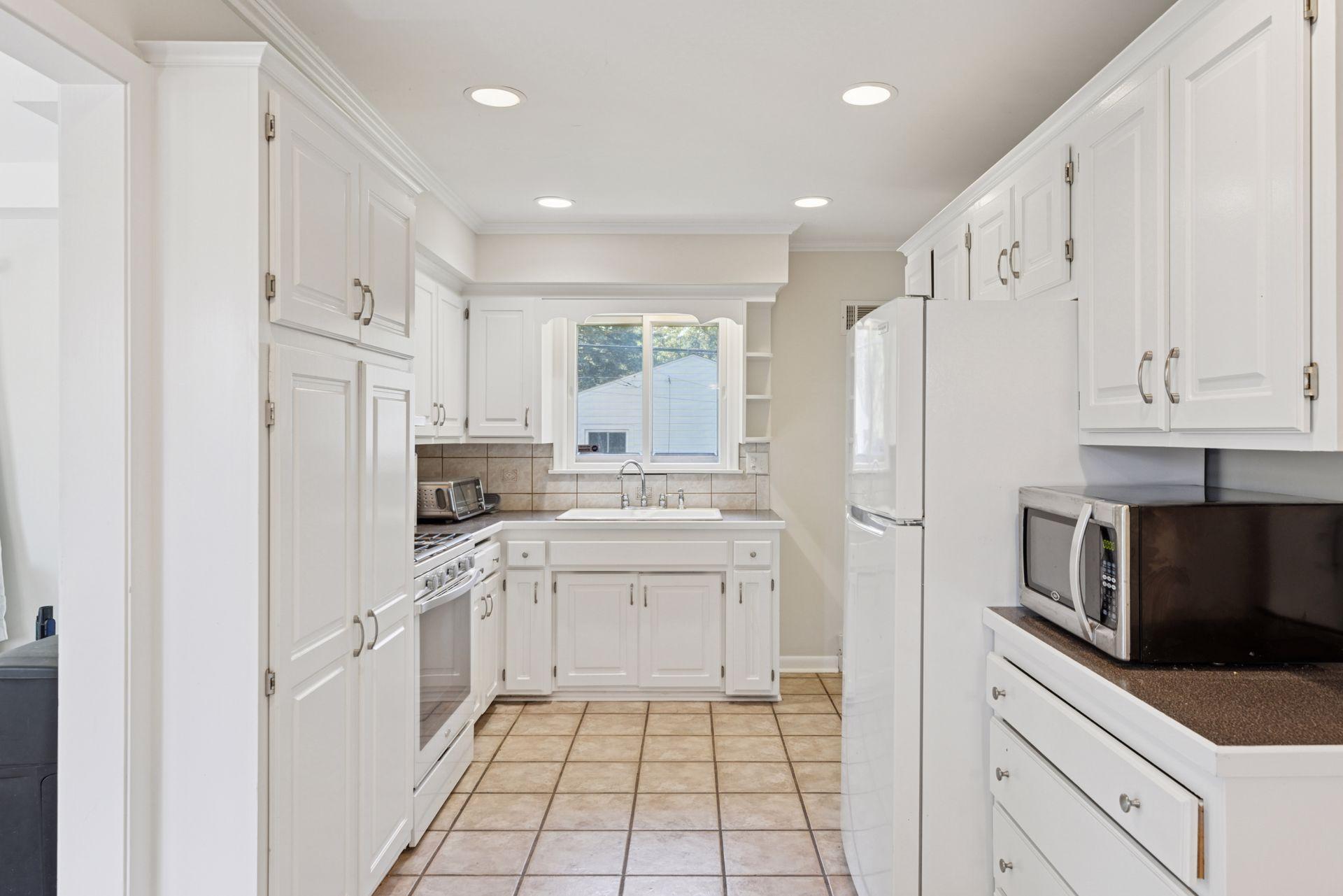 1102 Carlton Drive